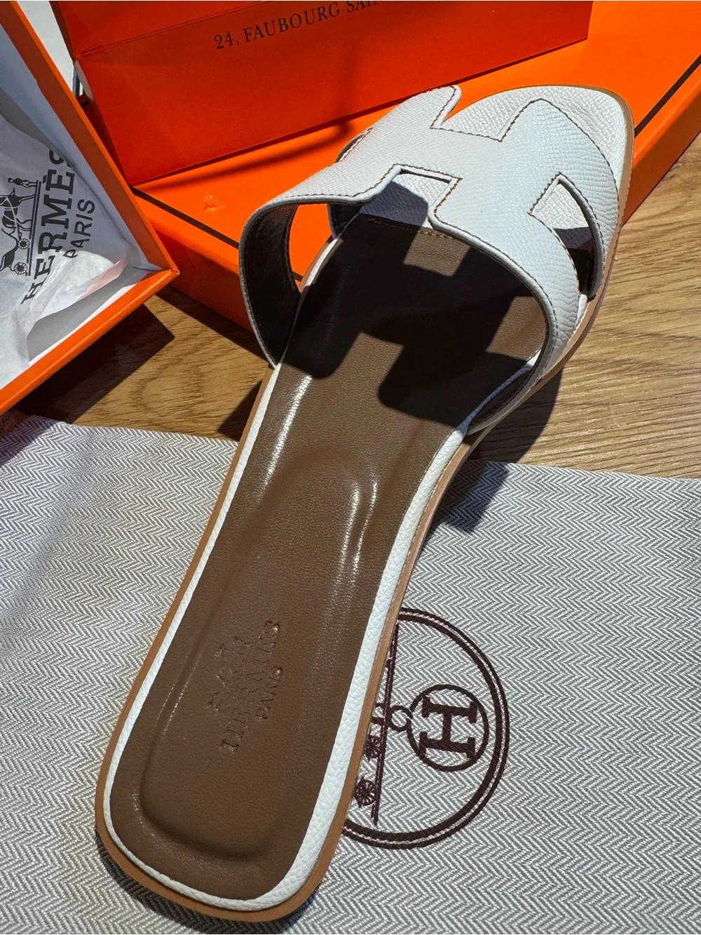 Hermes White Oran Leather Slide Sandals - Women